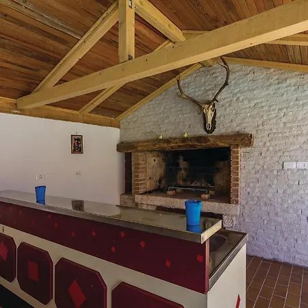 8 Bedroom Awesome In בית נופש