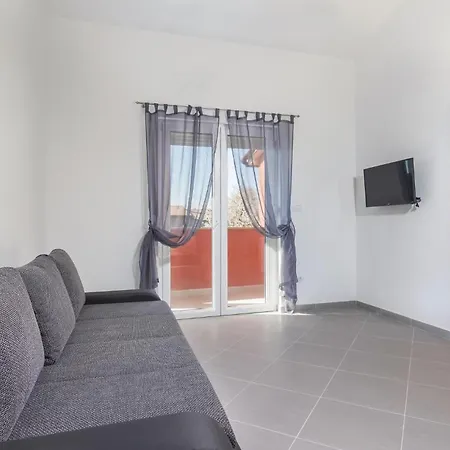 בית נופש 8 Bedroom Awesome In